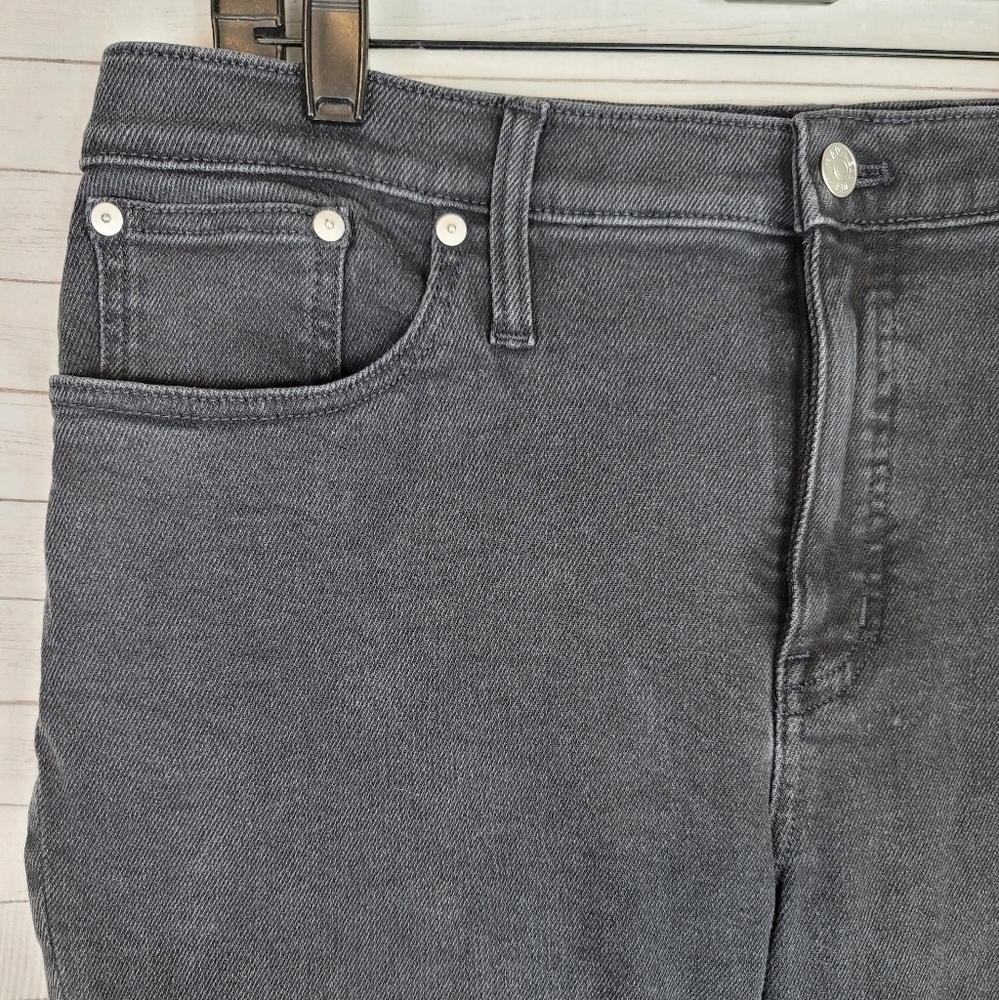 MADEWELL MID-RISE KICK OUT JEANS IN RINSED BLACK, SZ 31 - Picture 3 of 16